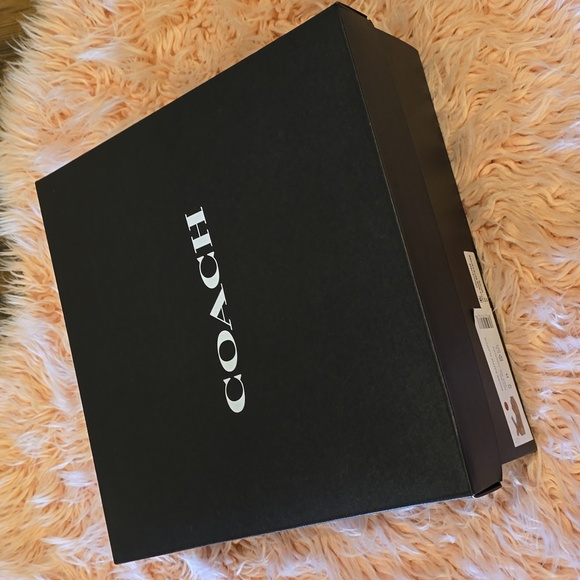 NIB COACH FLATFORMS! - Picture 8 of 9